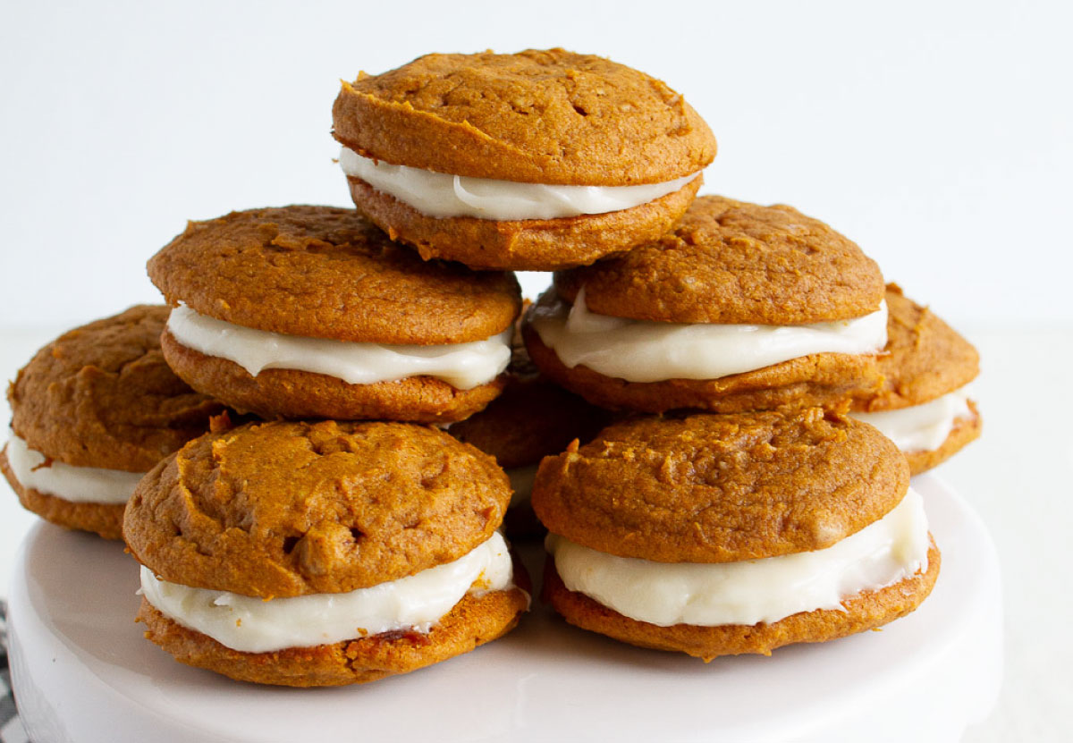 Pumpkin Whoopie Pies Easy Recipe from 30daysblog